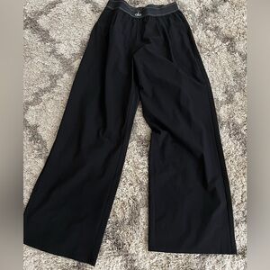 Alo Trouser Pants - black - size medium - NWOT